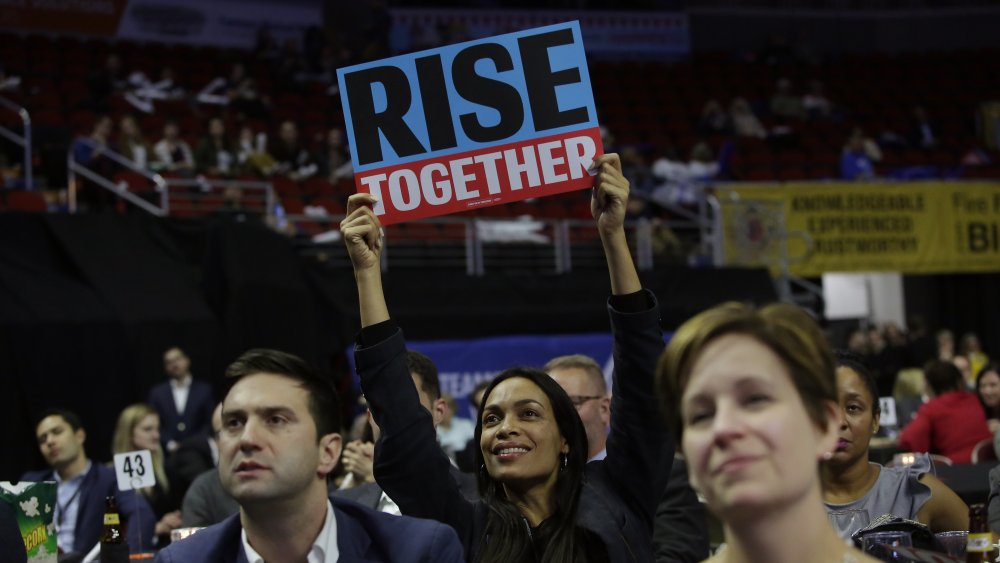 Des choses étranges sur la relation de Rosario Dawson et Cory Booker