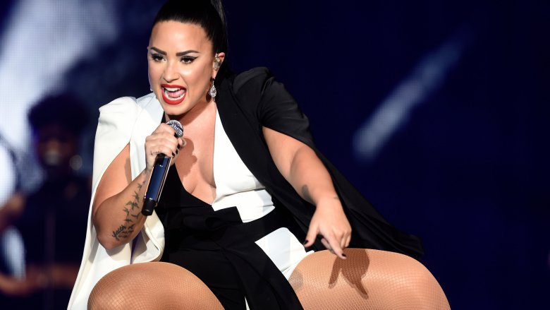 La photo bikini inédite de Demi Lovato est associée à un message épique