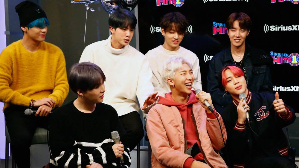 Pourquoi les sept membres de BTS vivent-ils ensemble dans un petit condo?