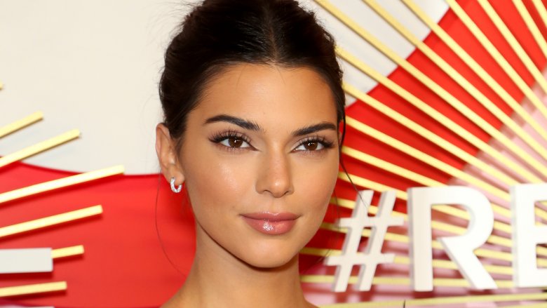 Qu’est-ce que tous les tatouages ​​de Kendall Jenner signifient?