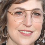 Voici combien d’argent vaut vraiment Mayim Bialik