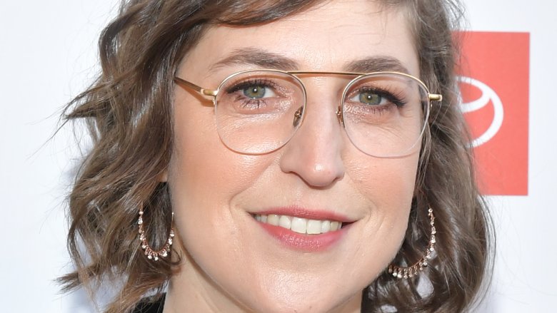 Voici combien d’argent vaut vraiment Mayim Bialik