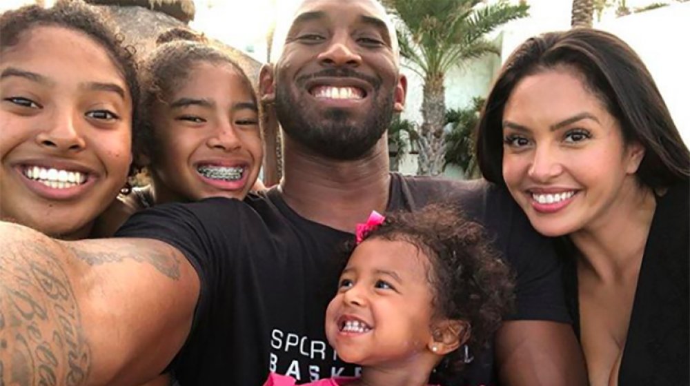 Kobe et Vanessa Bryant avec trois de leurs filles