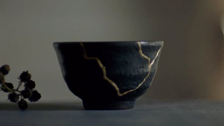 Bol Kintsugi dans la vidéo 