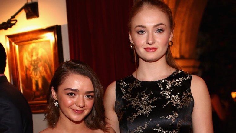 Maisie Williams, Sophie Turner 