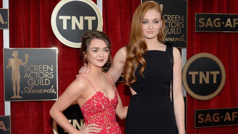 Maisie Williams, Sophie Turner 