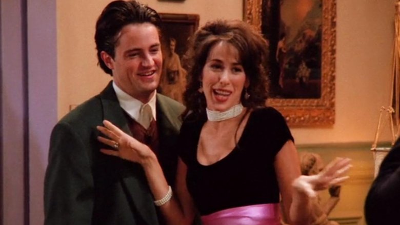 Chandler et Janice sur des amis