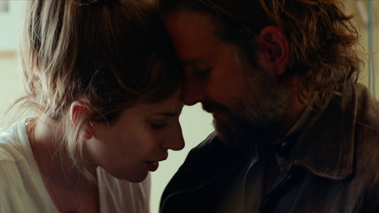 Bradley Cooper comme Jackson Maine et Lady Gaga comme alliée dans "A Star Is Born"