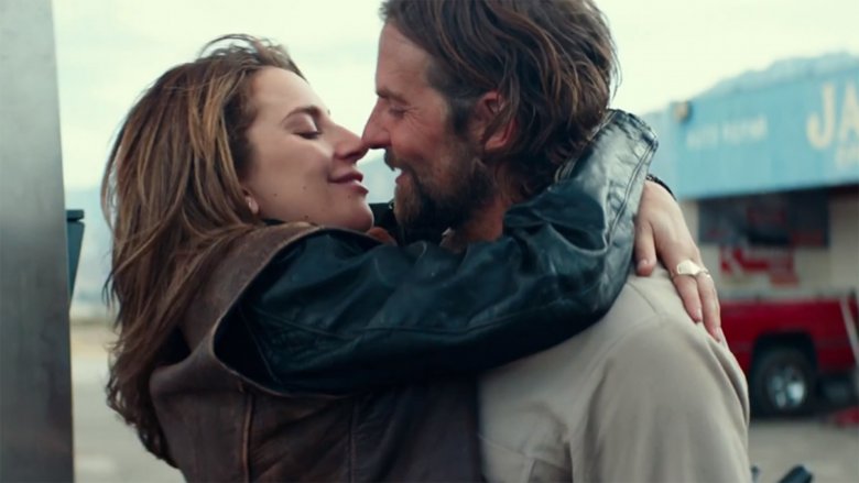 Bradley Cooper comme Jackson Maine et Lady Gaga comme alliée dans "A Star Is Born"