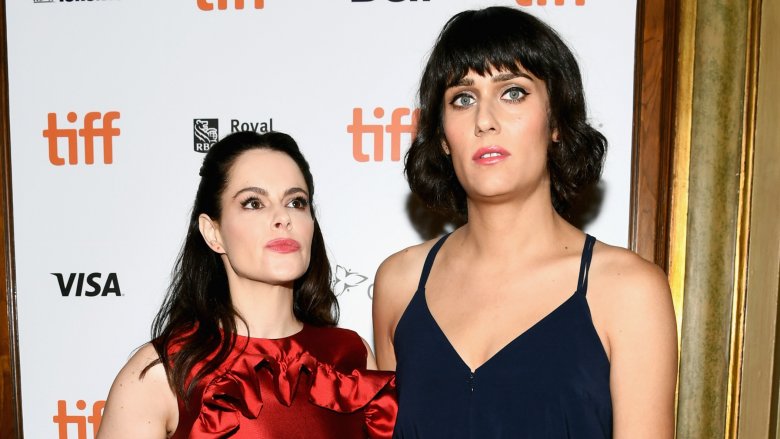 Emily Hampshire et Teddy Geiger