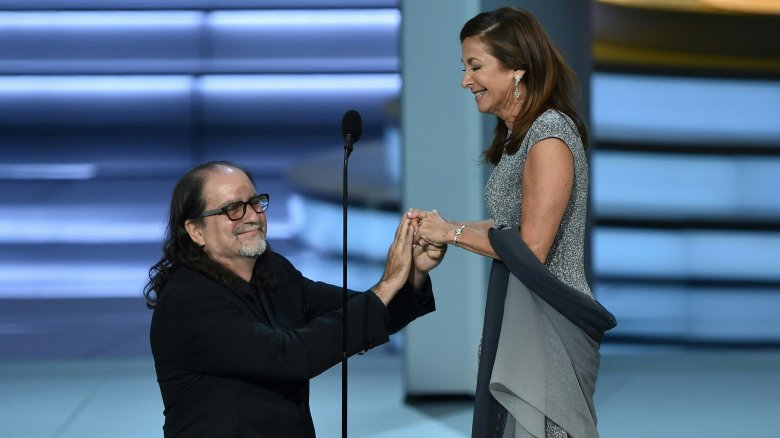 Glenn Weiss propose à Jan Svedsen lors de son discours d'acceptation Emmy