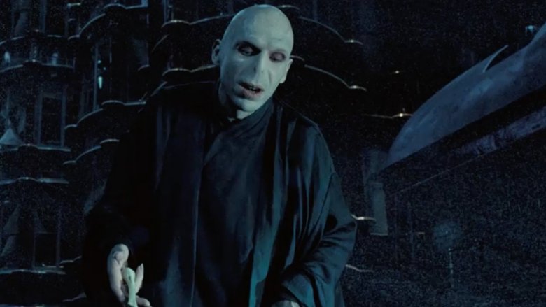 Ralph Fiennes en tant que Lord Voldemort