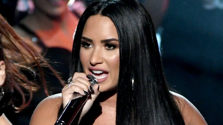 Demi Lovato effectuant 