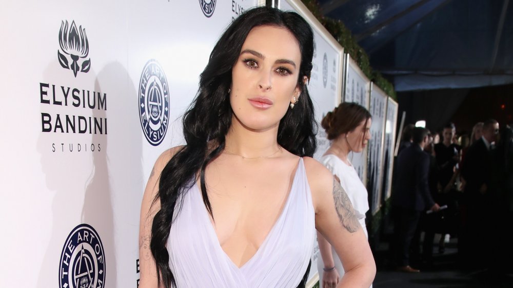 Rumer Willis aux longs cheveux bruns