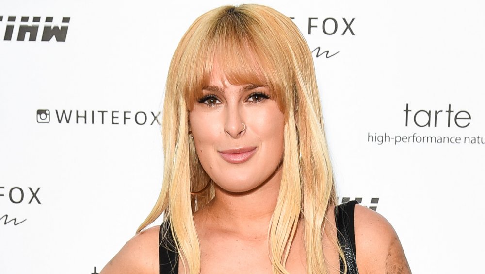 Rumer Willis aux cheveux blonds