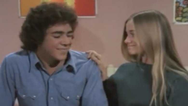 Barry Williams et Maureen McCormick dans The Brady Bunch