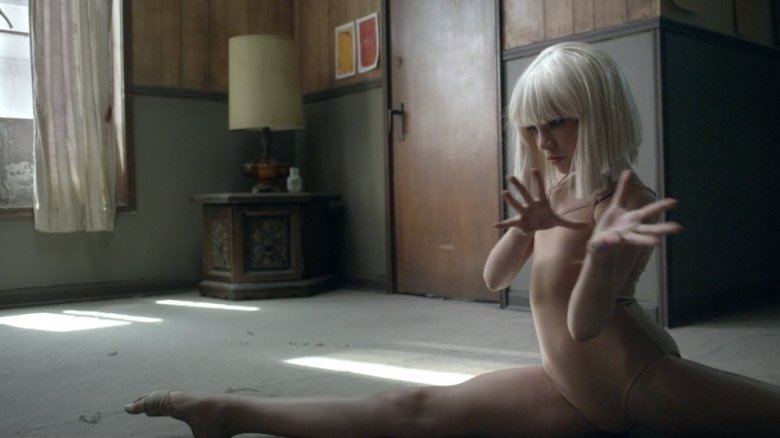 Maddie Ziegler dans le clip de Chandelier