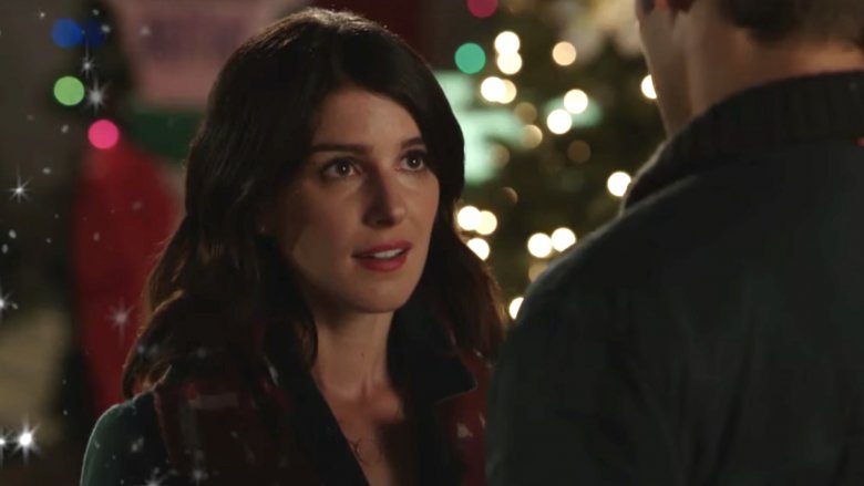 Shenae Grimes dans Christmas Incorporated