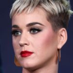 Katy Perry s’effondre sur le plateau d’American Idol