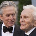 Kirk Douglas snobe Michael Douglas dans son testament