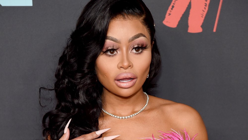 La situation de grossesse de Blac Chyna continue de devenir plus étrange