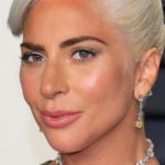 Lady Gaga aborde de front les rumeurs de romance de Bradley Cooper