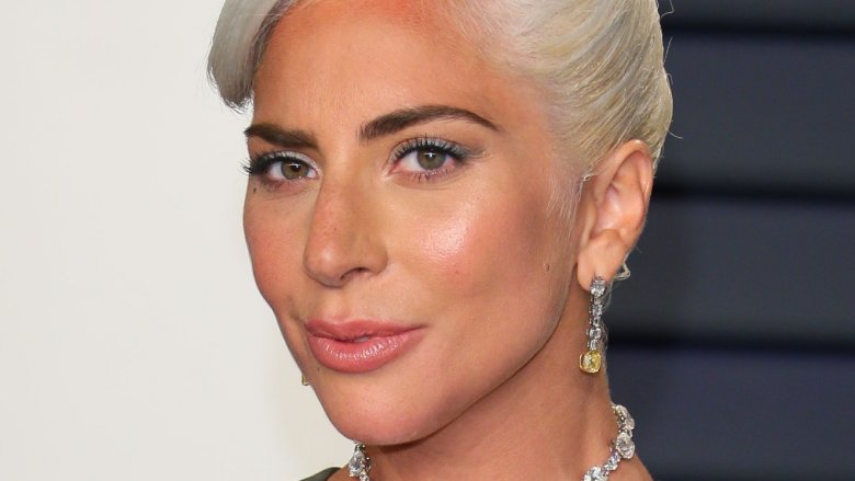 Lady Gaga aborde de front les rumeurs de romance de Bradley Cooper