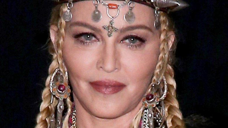 Pourquoi les fans parlent du derrière de Madonna