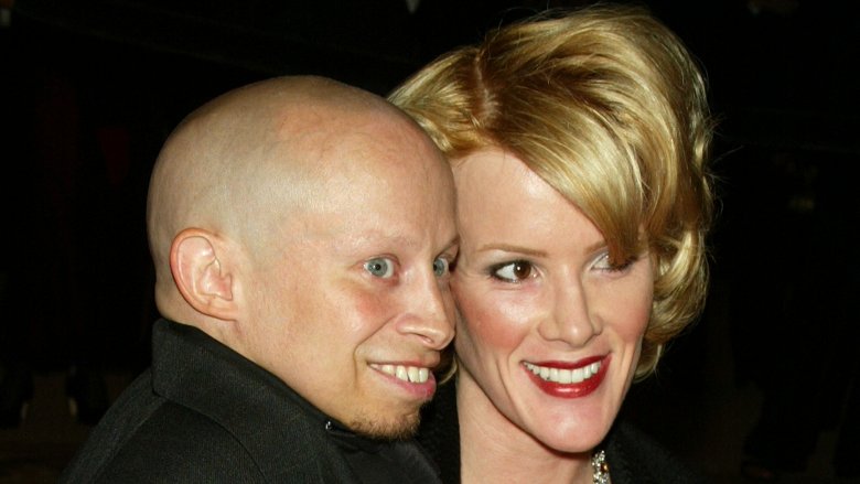 Verne Troyer et Genevieve Gallen