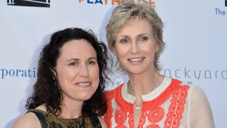 Jane Lynch et Lara Embry