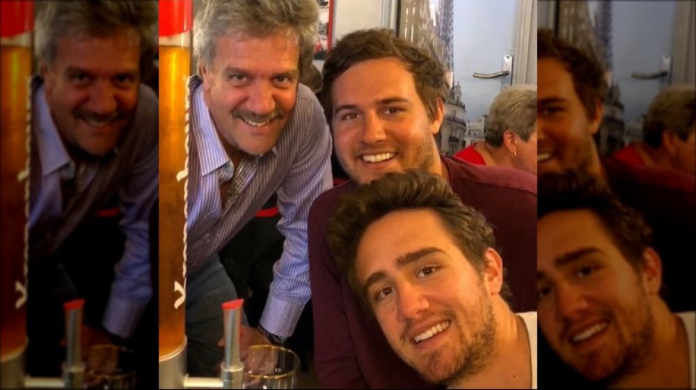 La star de `` Bachelor '' Peter Weber avec son frère Jack et son père