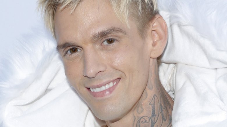 Aaron Carter s’ouvre sur la sexualité et sort avec des hommes