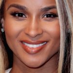 Ciara et Kelly Rowland chantent des chants de Noël à l’hôpital pour enfants