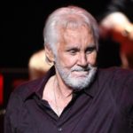 Combien de maisons possédait Kenny Rogers?