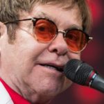 Elton John révèle qu’il se retire de la tournée