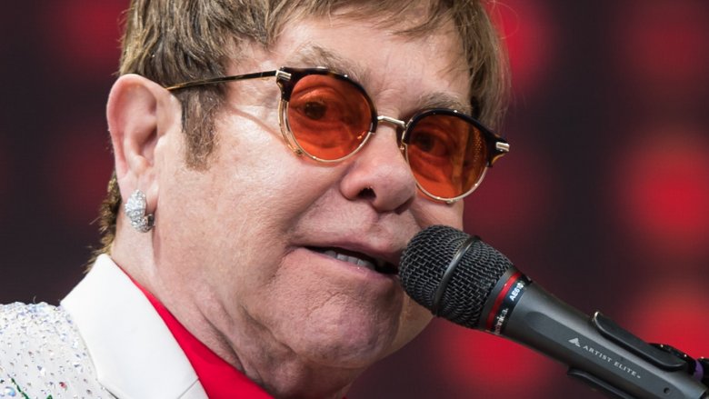 Elton John révèle qu’il se retire de la tournée