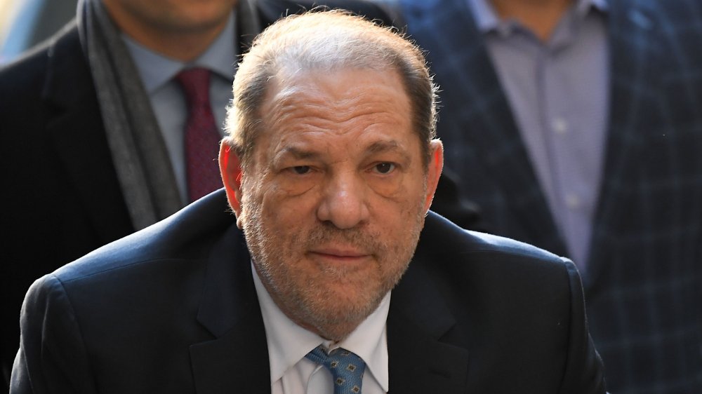 Harvey Weinstein en dehors du tribunal