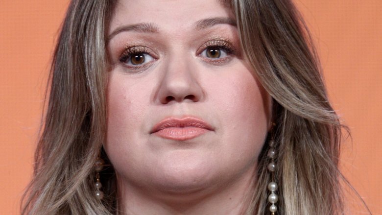 Kelly Clarkson à propos de l’éducation de sa fille: «Je ne suis pas au-dessus d’une fessée»