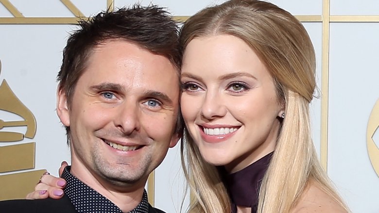 La chanteuse de muse Matthew Bellamy fiancée à sa petite amie Elle Evans