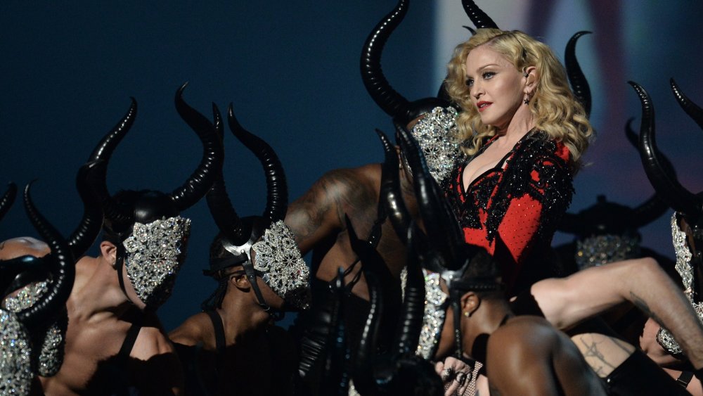 Madonna avec des danseurs