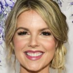 L’ancien bachelor Ali Fedotowsky met à jour les fans en attendant les résultats des tests de coronavirus