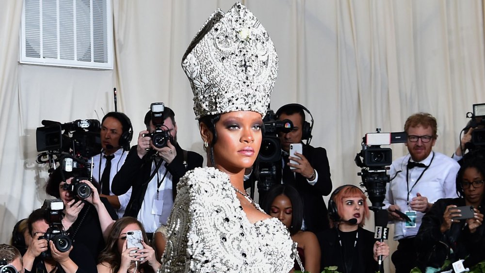 Rihanna au Met Gala Heavenly Bodies