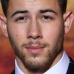 Nick Jonas taquine la nouvelle musique en 2018