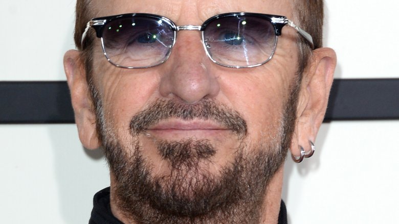 Ringo Starr et Barry Gibb reçoivent le titre de chevaliers du Nouvel An de la Reine