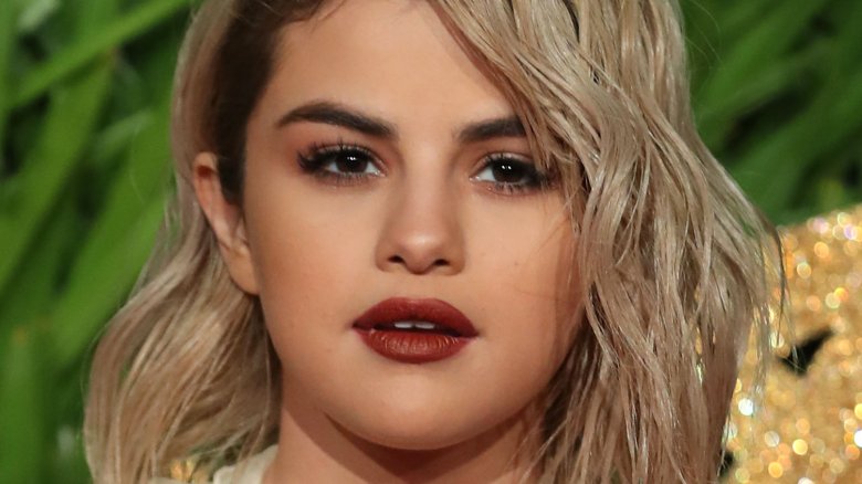 Selena Gomez rend visite à une maison d’enfance