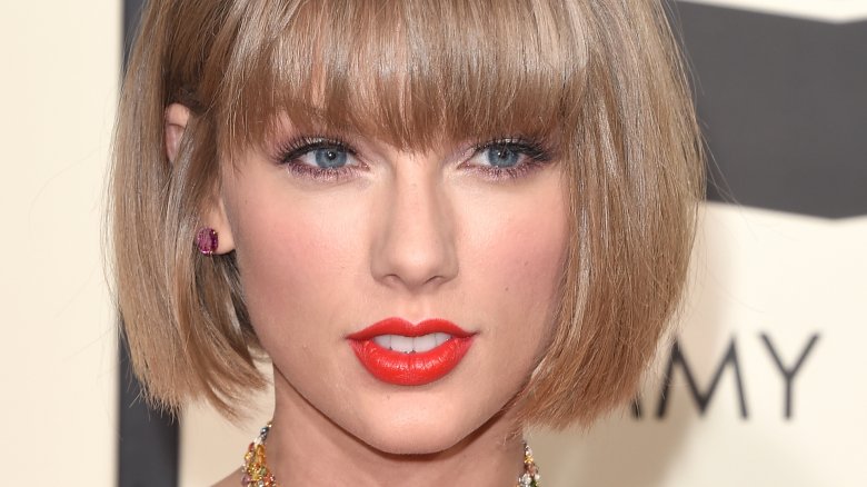 Taylor Swift aurait envoyé 1 $ symbolique dans un procès à tâtons