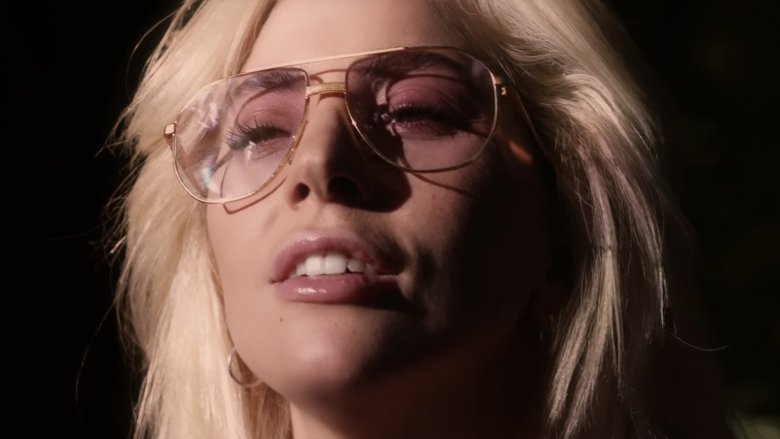 Lady Gaga lance un clip musical émotionnel pour ‘Joanne’