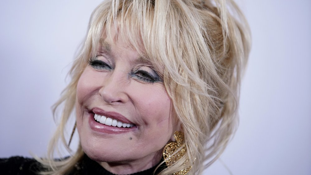 La valeur nette de Dolly Parton est plus élevée que ce à quoi vous pourriez vous attendre