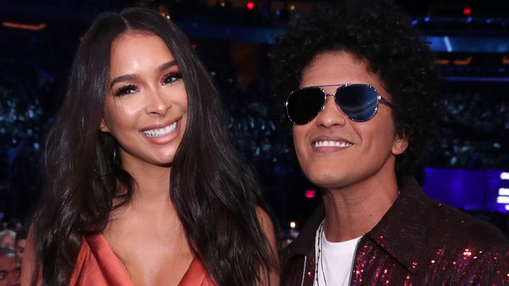 La vérité indescriptible de la petite amie de Bruno Mars