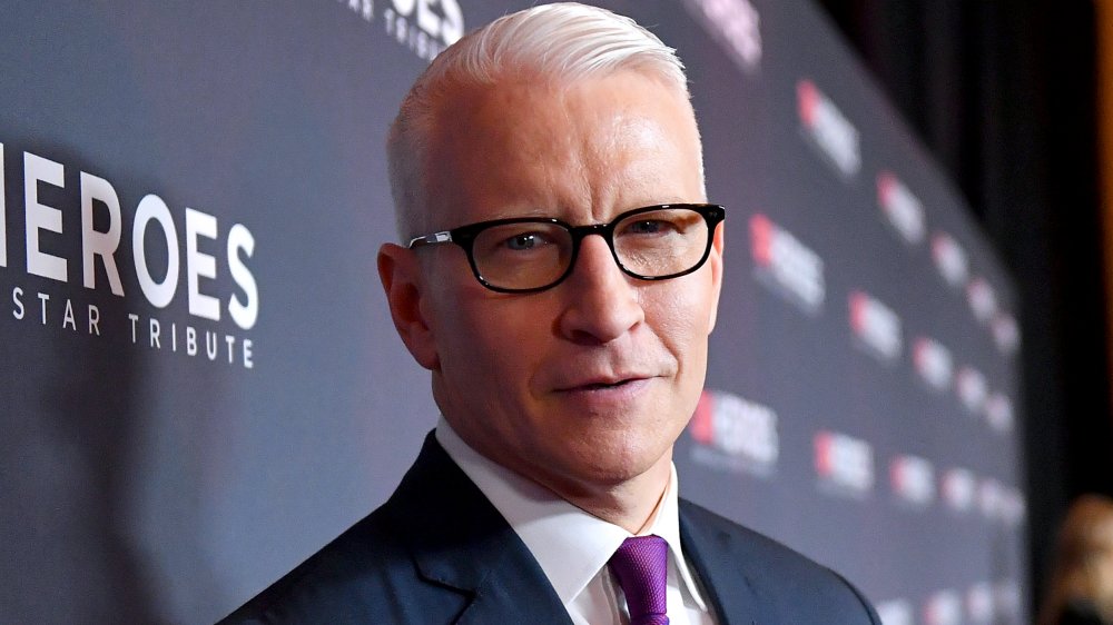 Anderson Cooper tient son fils Wyatt